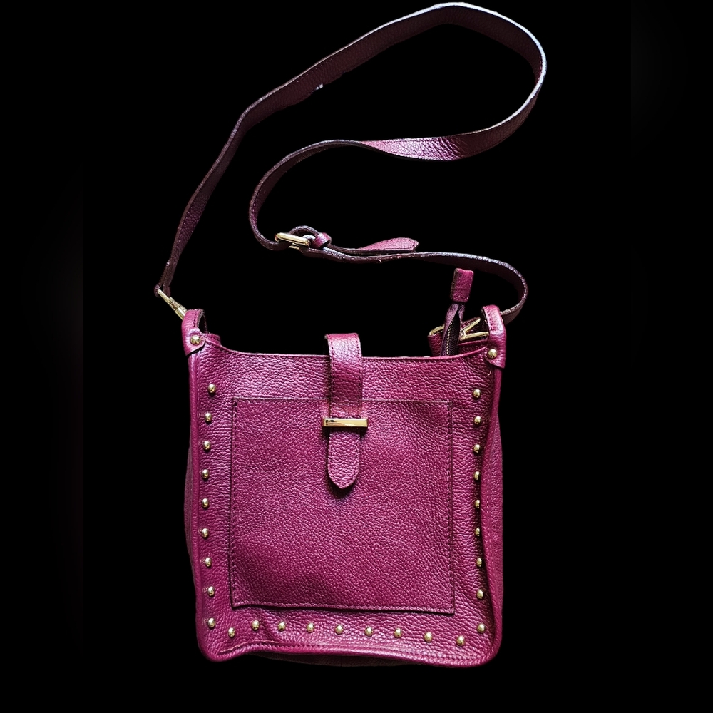 Borse in pelle burgundy pebbled leather golden decor front pocket crossbody bag